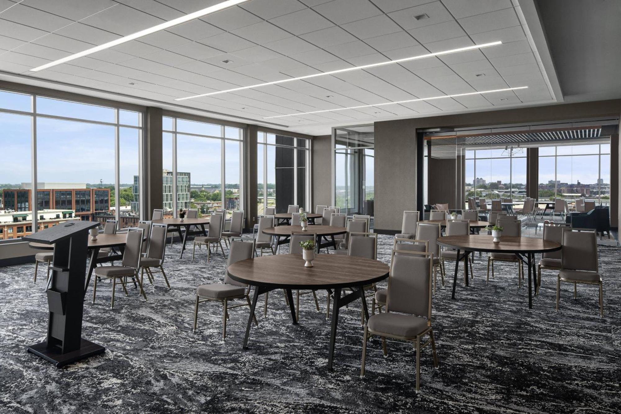 Ac Hotel By Marriott Columbus Downtown Экстерьер фото